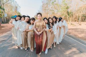 ชุดไทยเจ้าสาว ชุดไทยจักรพรรดิ์ เช่าที่แบมบี้ เวดดิ้ง ห้วยขวาง